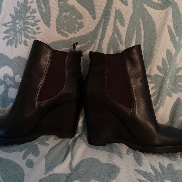 Sold 😊 Michael Kors booties - Picture 3 of 5